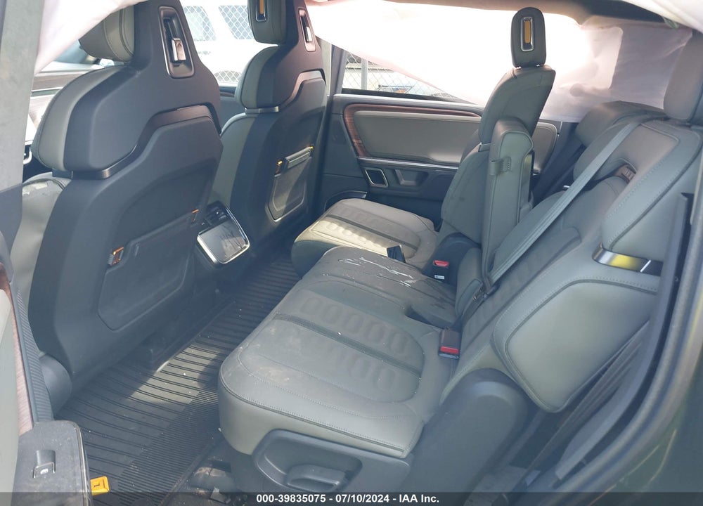 2024 RIVIAN R1S ADVENTURE DUAL MOTOR LARGE PACK/ADVENTURE DUAL MOTOR PERF LARGE PACK VIN: 7PDSGBBA8RN036176