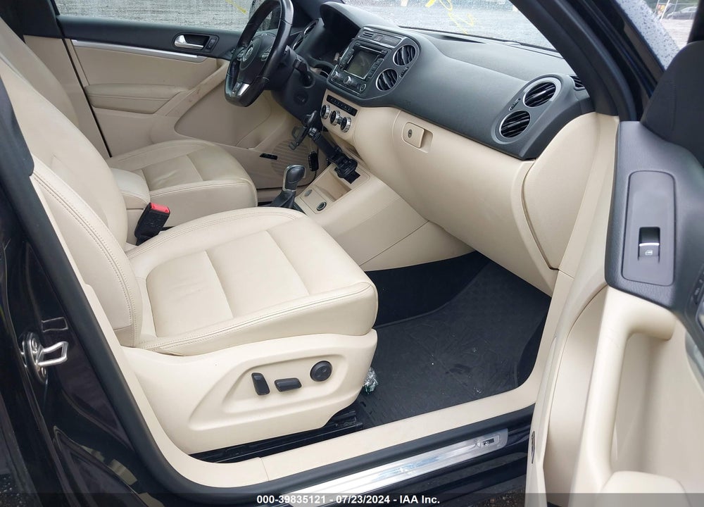 2015 VOLKSWAGEN TIGUAN R-LINE VIN: WVGBV7AX8FW550725
