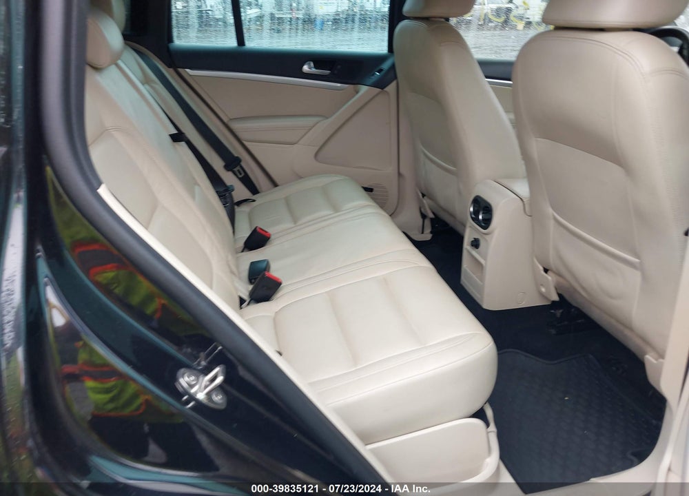 2015 VOLKSWAGEN TIGUAN R-LINE VIN: WVGBV7AX8FW550725