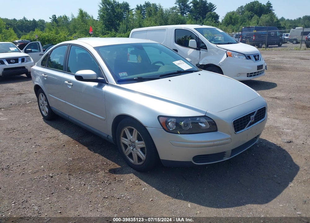 2007 VOLVO S40 2.4I VIN: YV1MS390372277945