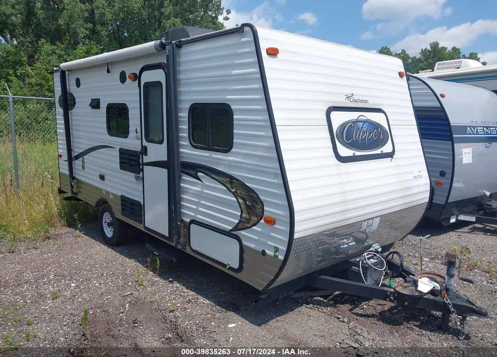 2015 COUNTRY COACH CLIPPE VIN: 5ZT2CWFC2F5105590
