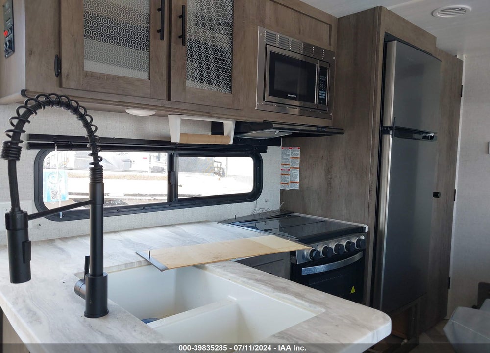2021 SALEM OTHER VIN: 4X4TSME22MA327857