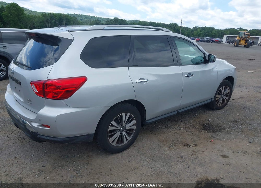 2018 NISSAN PATHFINDER SV VIN: 5N1DR2MM9JC607428