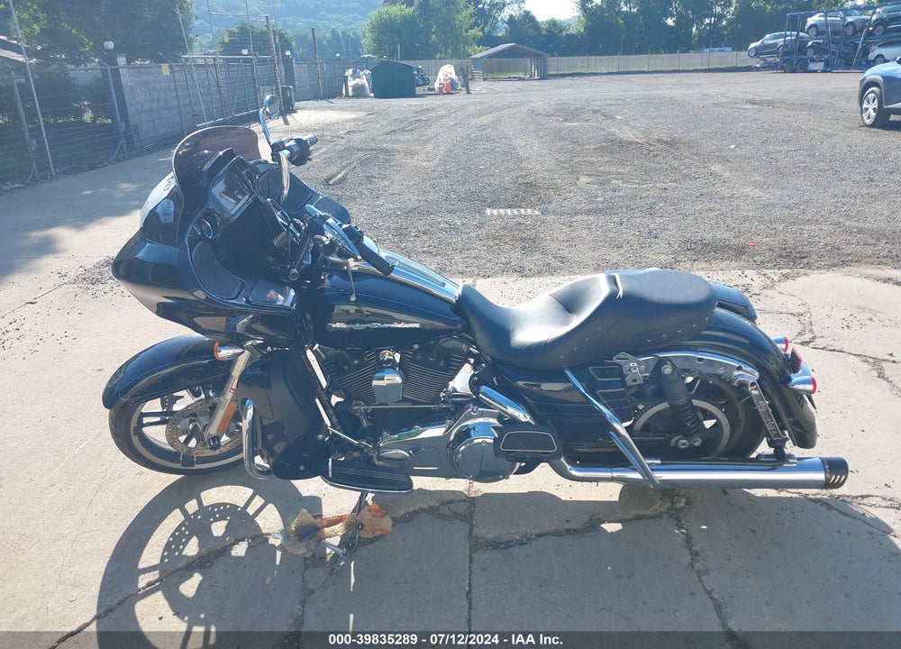 2015 HARLEY-DAVIDSON FLTRXS ROAD GLIDE SPECIAL VIN: 1HD1KTM13FB629508