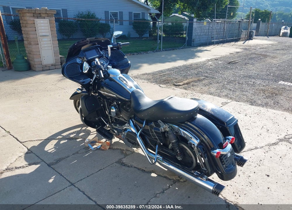 2015 HARLEY-DAVIDSON FLTRXS ROAD GLIDE SPECIAL VIN: 1HD1KTM13FB629508