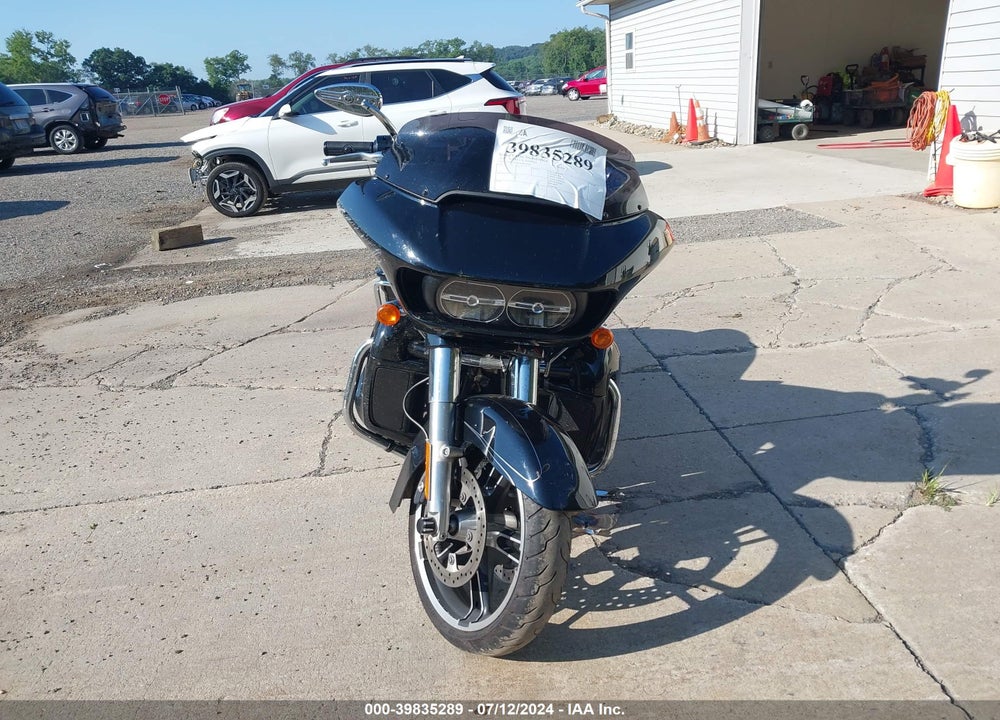 2015 HARLEY-DAVIDSON FLTRXS ROAD GLIDE SPECIAL VIN: 1HD1KTM13FB629508