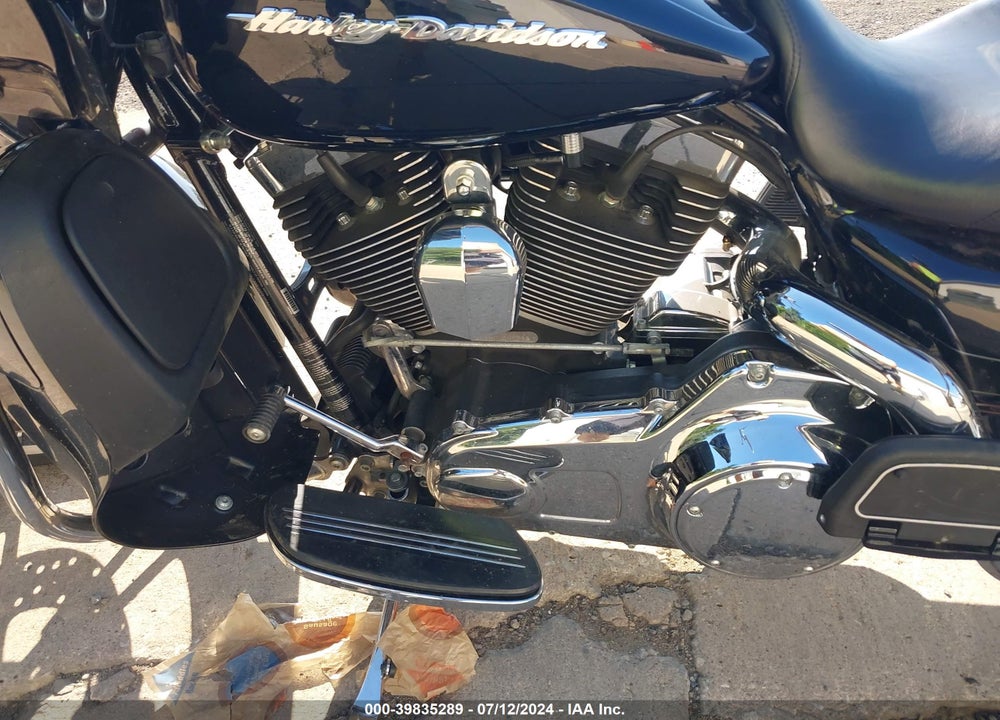 2015 HARLEY-DAVIDSON FLTRXS ROAD GLIDE SPECIAL VIN: 1HD1KTM13FB629508
