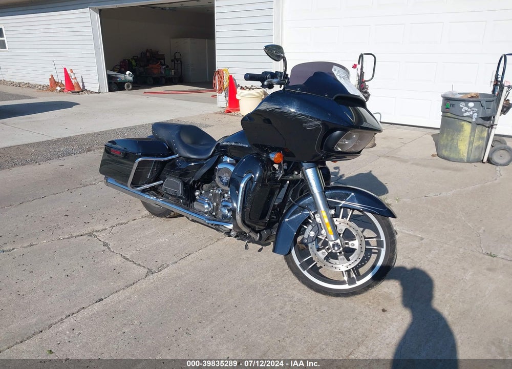 2015 HARLEY-DAVIDSON FLTRXS ROAD GLIDE SPECIAL VIN: 1HD1KTM13FB629508