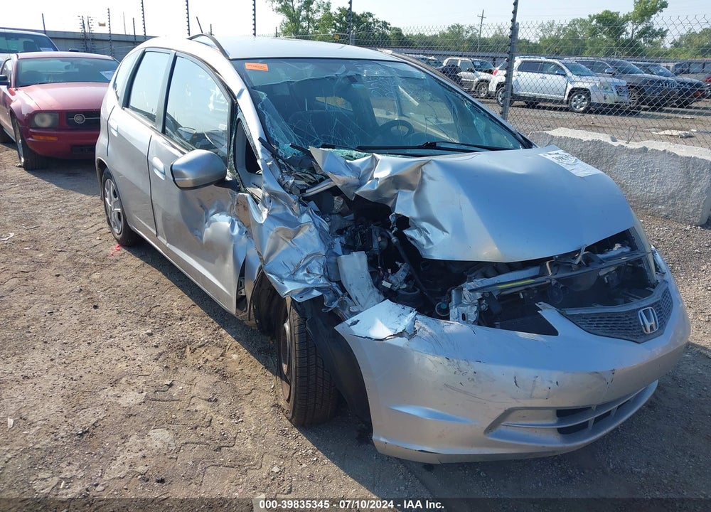 2013 HONDA FIT VIN: JHMGE8H34DC065675