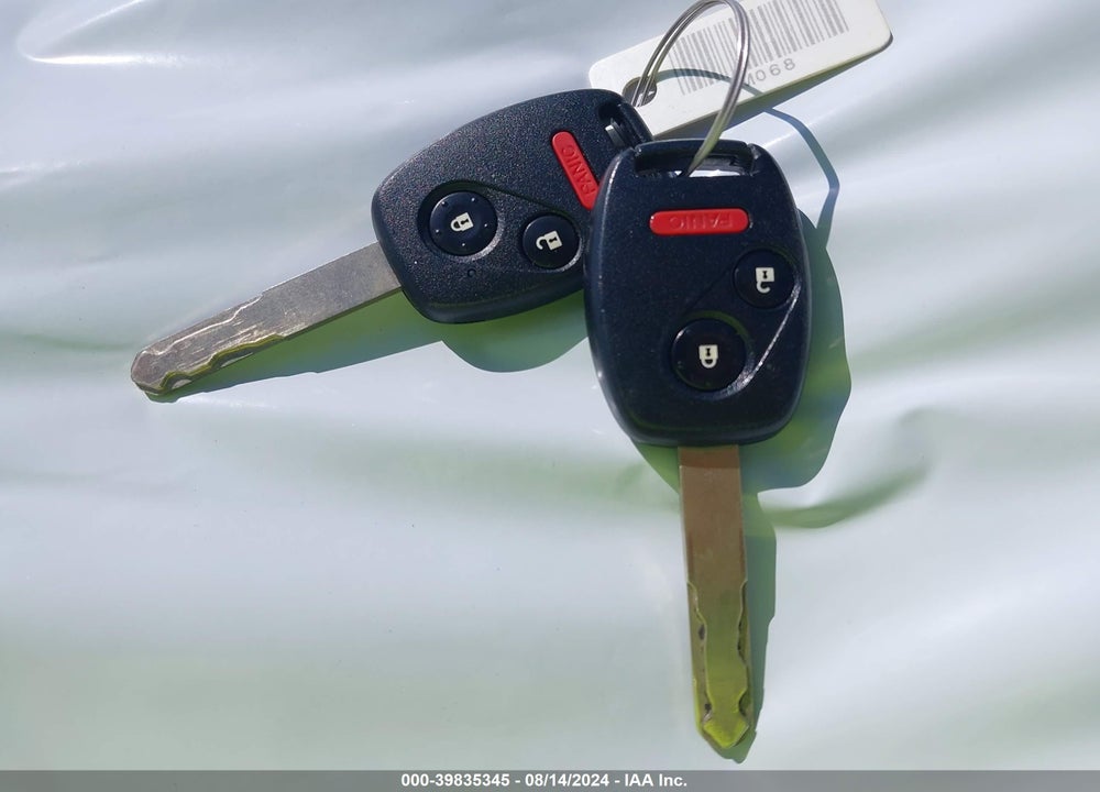 2013 HONDA FIT VIN: JHMGE8H34DC065675