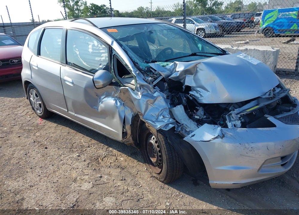 2013 HONDA FIT VIN: JHMGE8H34DC065675