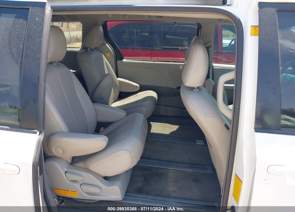 2012 TOYOTA SIENNA LE 7 PASSENGER VIN: 5TDJK3DC7CS044132