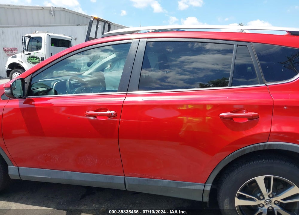 2016 TOYOTA RAV4 XLE VIN: 2T3RFREV5GW459125