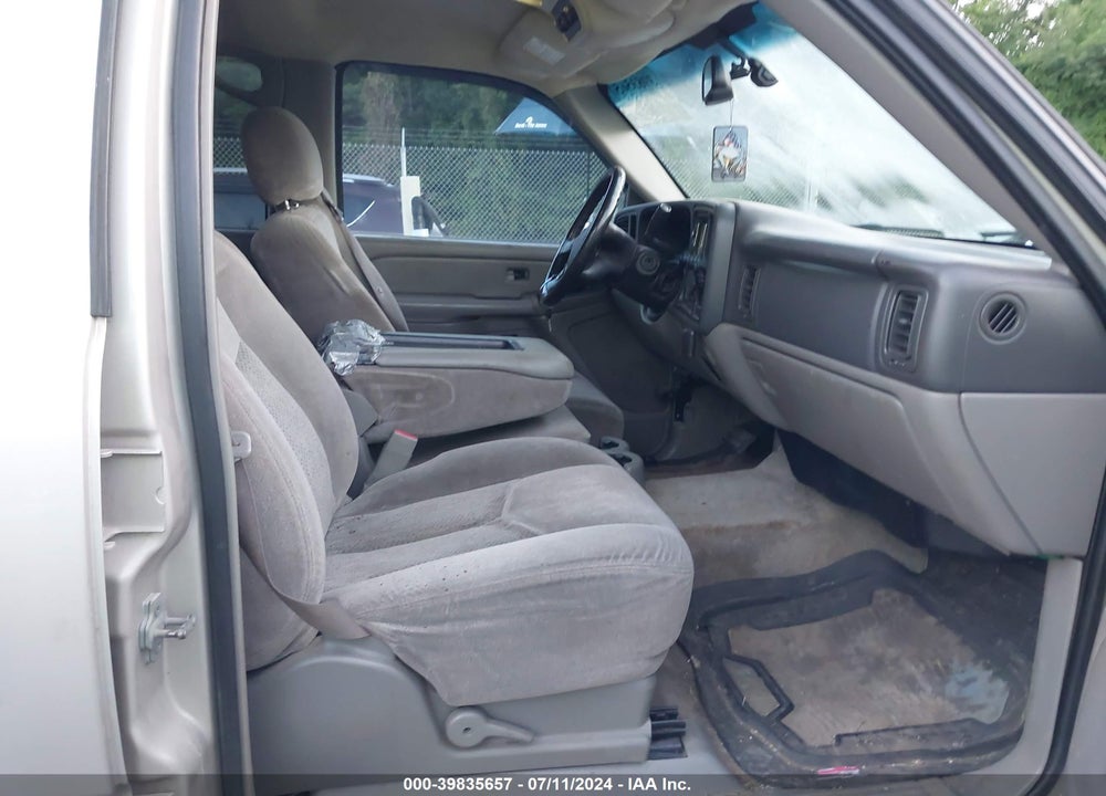 2006 CHEVROLET TAHOE LS VIN: 1GNEC13V16R166839