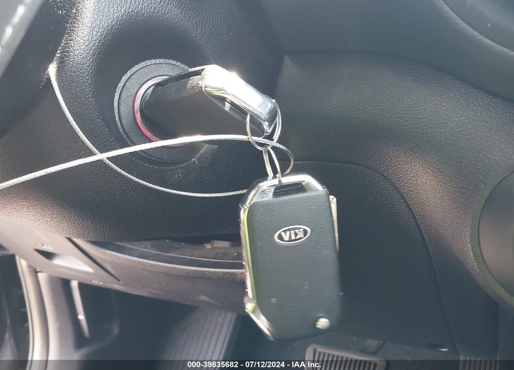2020 KIA SOUL LX VIN: KNDJ23AU7L7087053