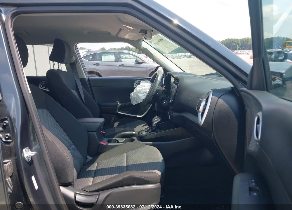 2020 KIA SOUL LX VIN: KNDJ23AU7L7087053