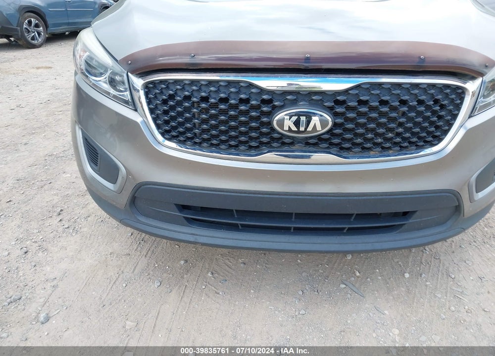 2016 KIA SORENTO 3.3L LX VIN: 5XYPG4A56GG110955