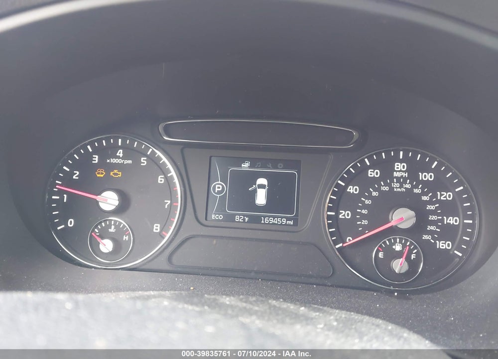 2016 KIA SORENTO 3.3L LX VIN: 5XYPG4A56GG110955