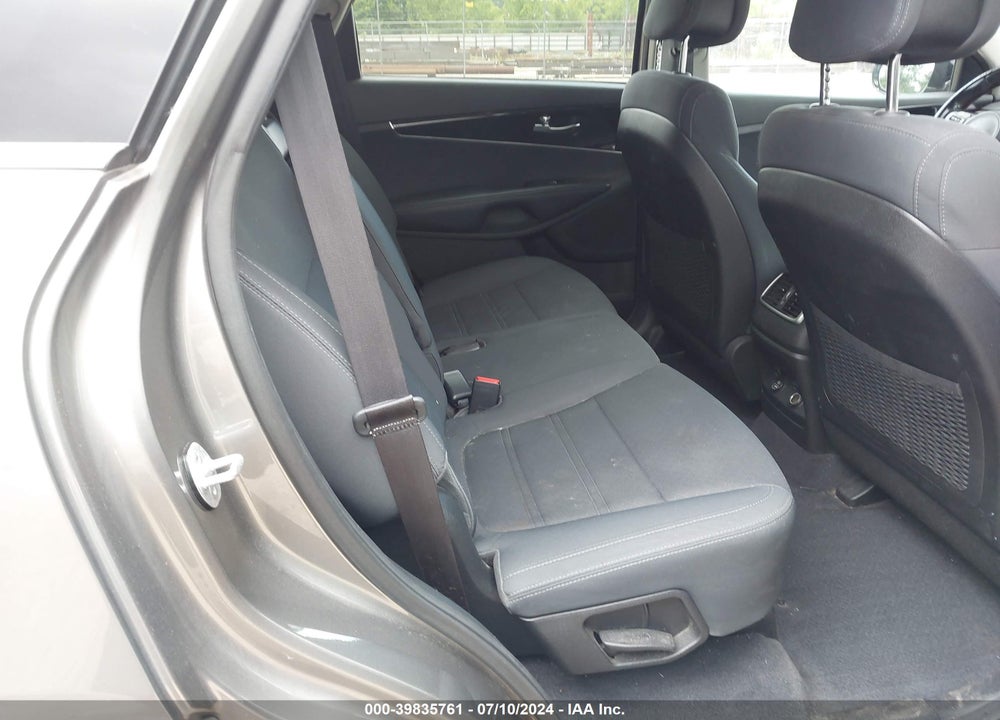 2016 KIA SORENTO 3.3L LX VIN: 5XYPG4A56GG110955