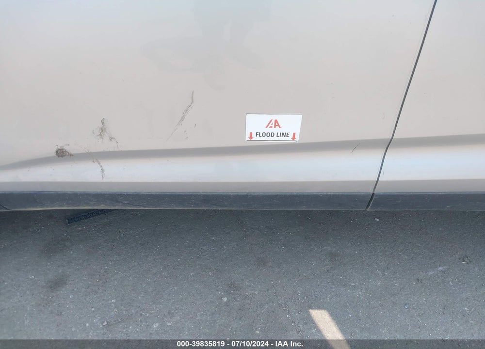2019 TOYOTA HIGHLANDER XLE VIN: 5TDJZRFH8KS606030