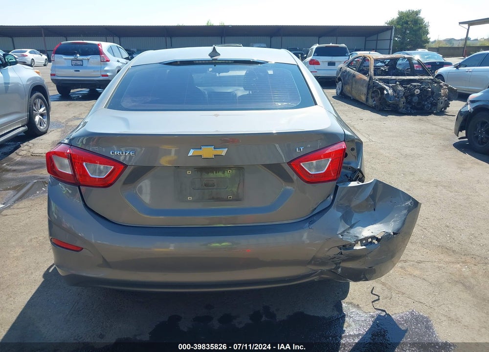 2018 CHEVROLET CRUZE LT AUTO VIN: 1G1BE5SM9J7143098