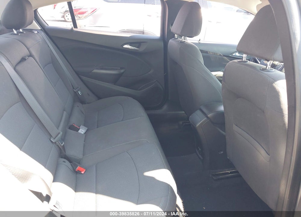 2018 CHEVROLET CRUZE LT AUTO VIN: 1G1BE5SM9J7143098