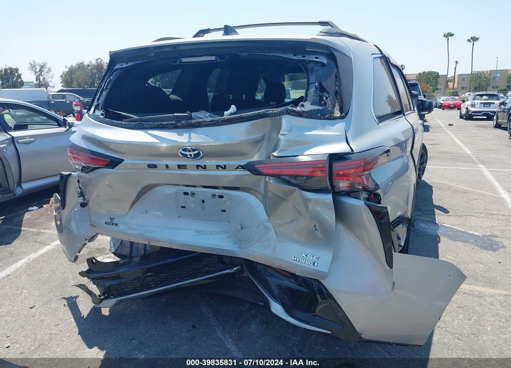 2021 TOYOTA SIENNA XSE VIN: 5TDXRKEC2MS002953