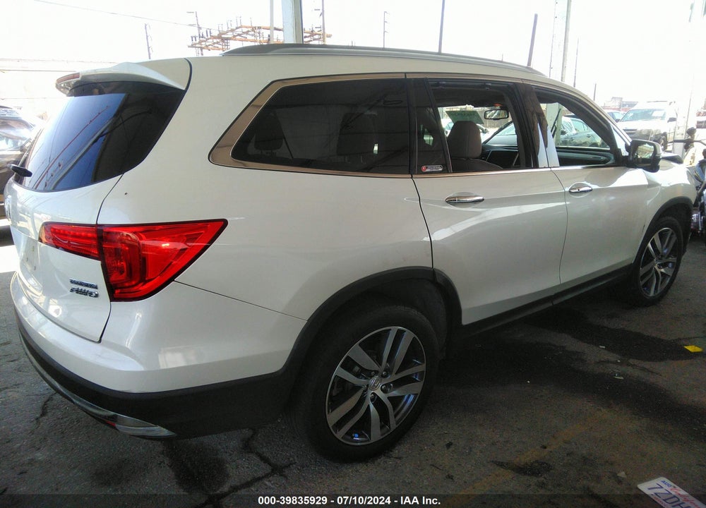 2017 HONDA PILOT TOURING VIN: 5FNYF6H95HB040143