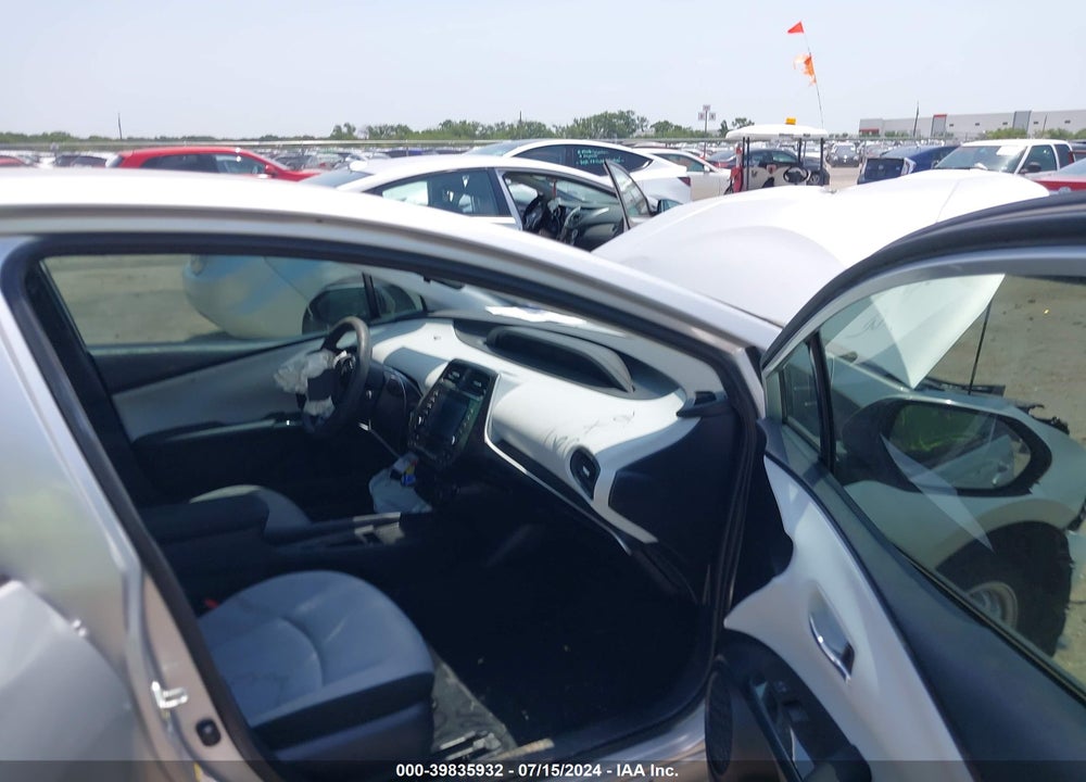 2022 TOYOTA PRIUS VIN: JTDKAMFU3N3169426