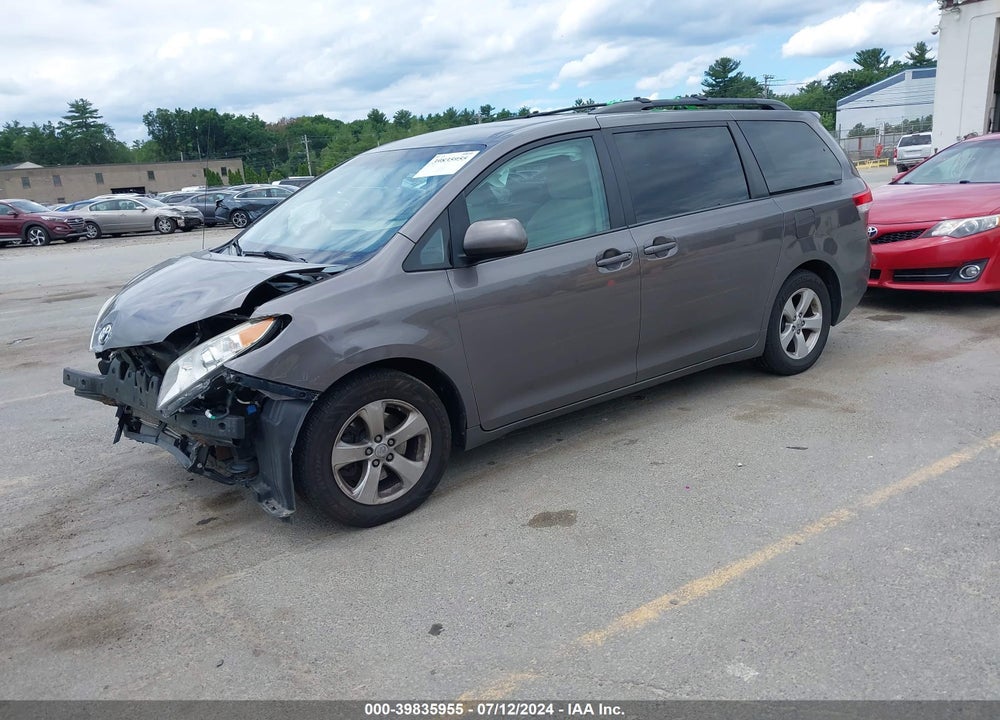 2013 TOYOTA SIENNA LE V6 8 PASSENGER VIN: 5TDKK3DC9DS332014