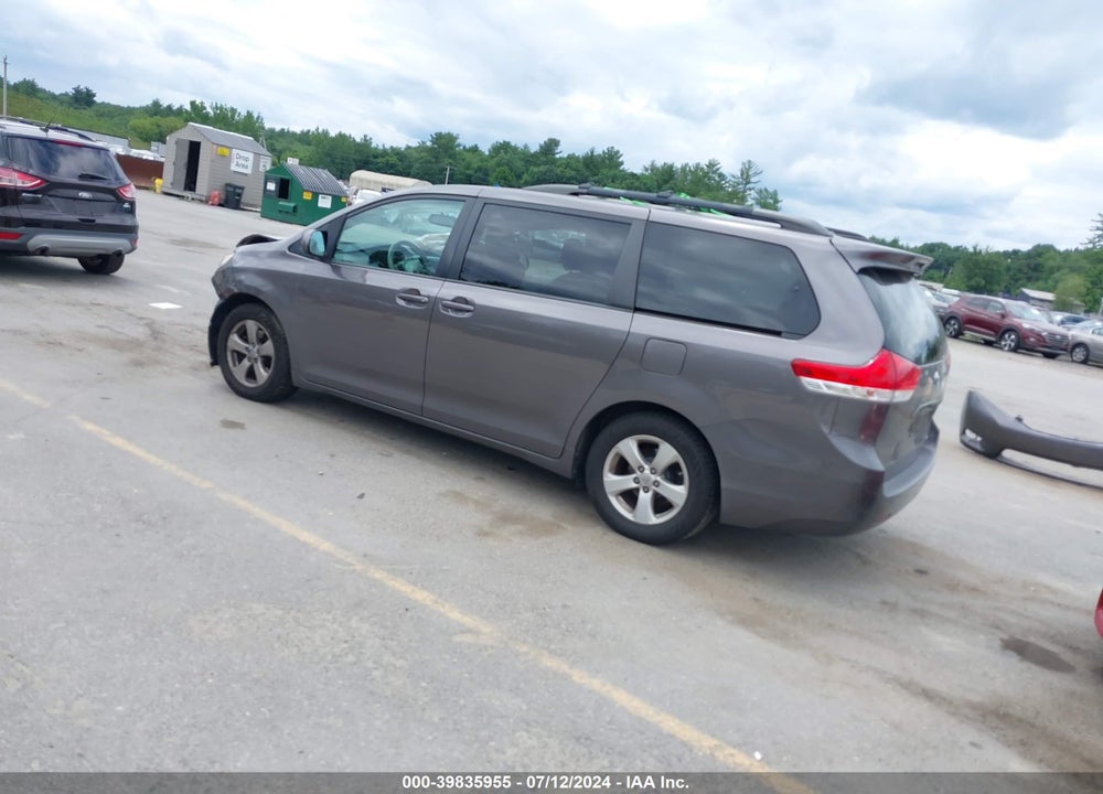 2013 TOYOTA SIENNA LE V6 8 PASSENGER VIN: 5TDKK3DC9DS332014