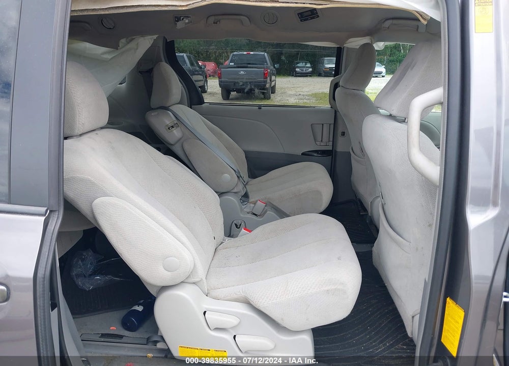 2013 TOYOTA SIENNA LE V6 8 PASSENGER VIN: 5TDKK3DC9DS332014