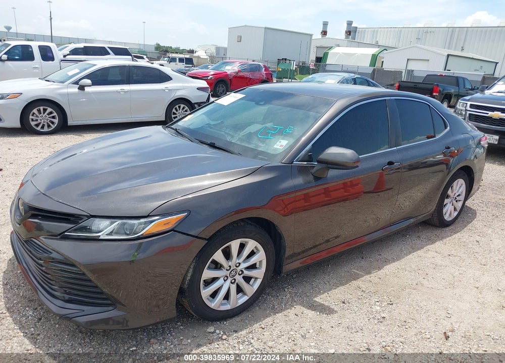 2018 TOYOTA CAMRY LE VIN: 4T1B11HK4JU048222