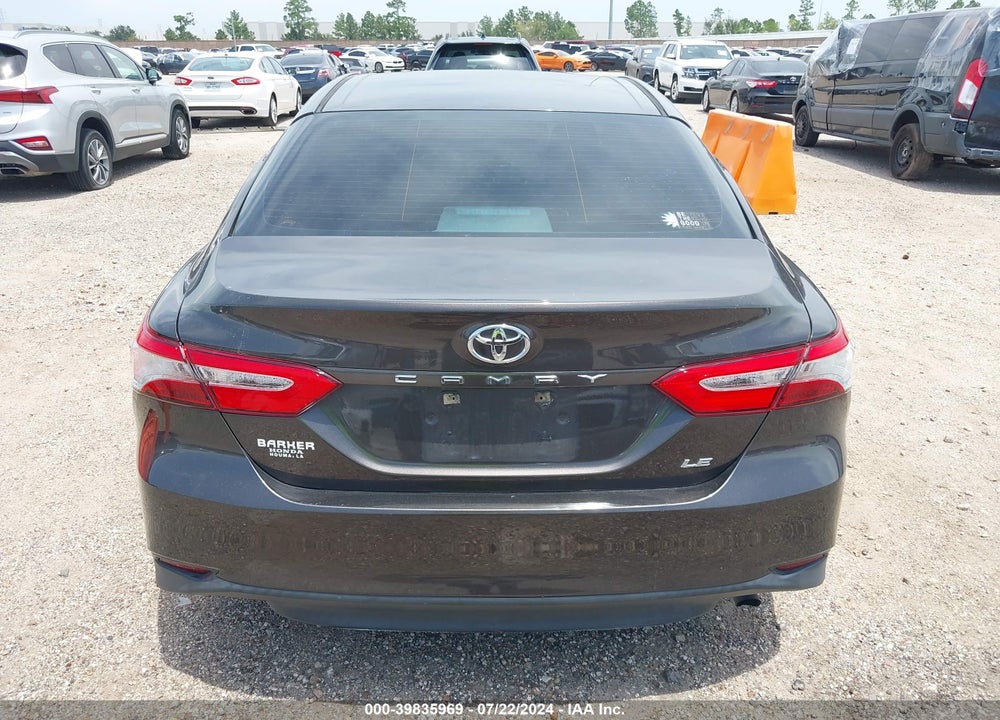 2018 TOYOTA CAMRY LE VIN: 4T1B11HK4JU048222