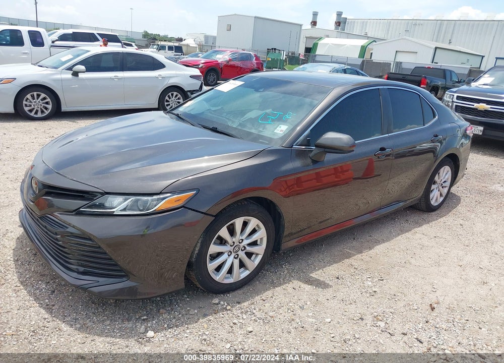 2018 TOYOTA CAMRY LE VIN: 4T1B11HK4JU048222