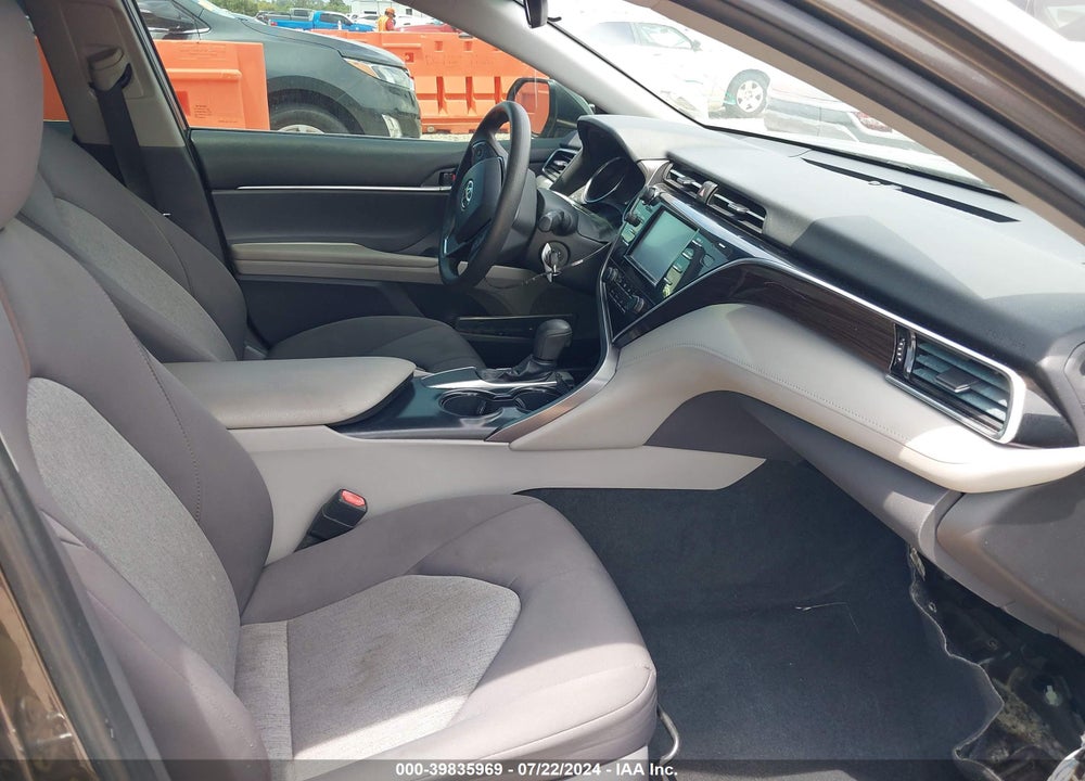 2018 TOYOTA CAMRY LE VIN: 4T1B11HK4JU048222