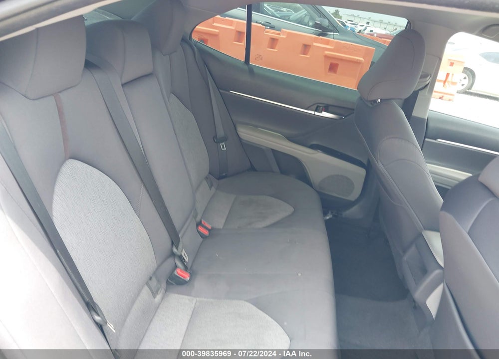 2018 TOYOTA CAMRY LE VIN: 4T1B11HK4JU048222