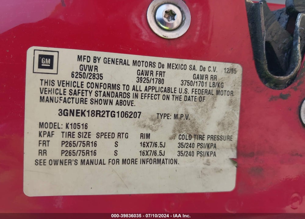 1996 CHEVROLET TAHOE K1500 VIN: 3GNEK18R2TG106207