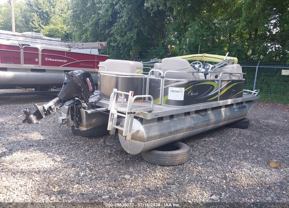 2019 APEX MARINE QWEST VIN: APX27249A919