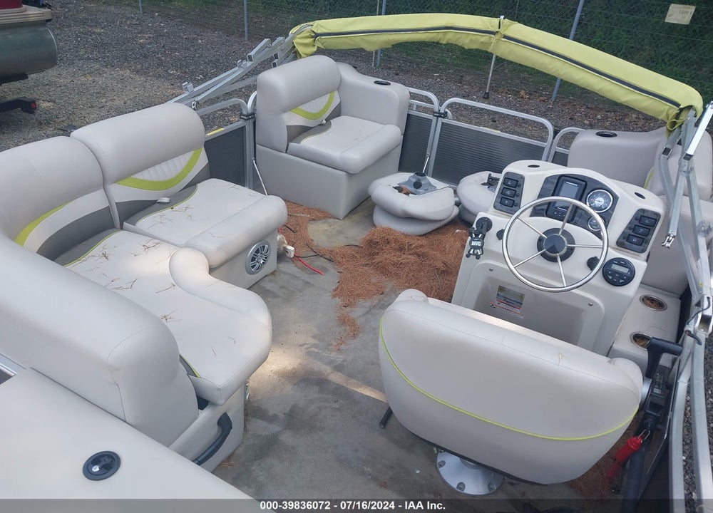 2019 APEX MARINE QWEST VIN: APX27249A919