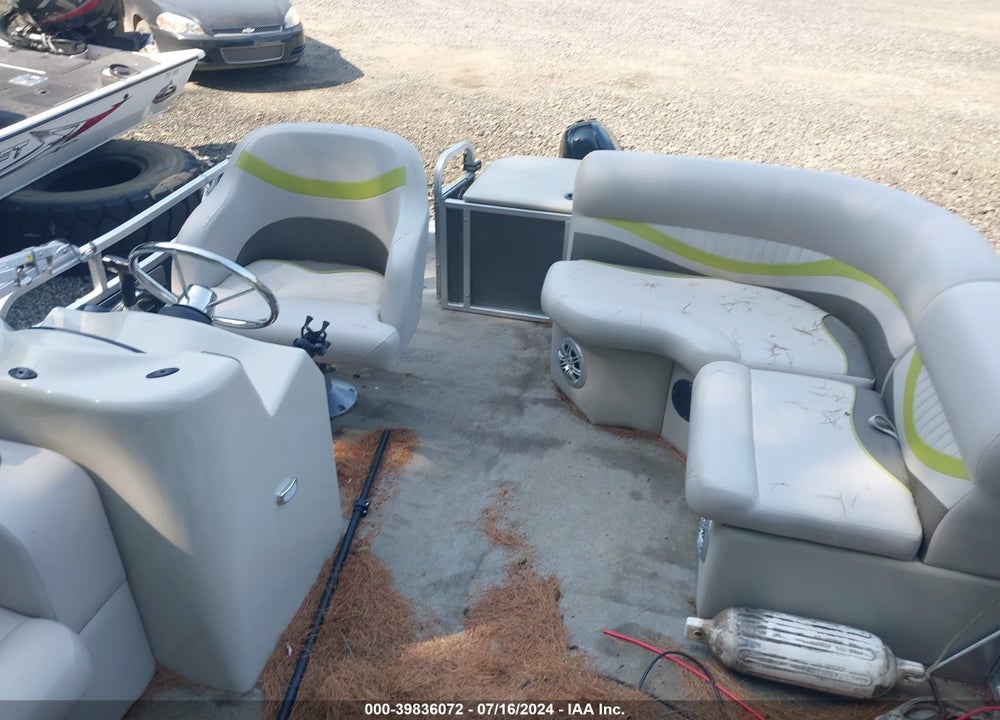 2019 APEX MARINE QWEST VIN: APX27249A919