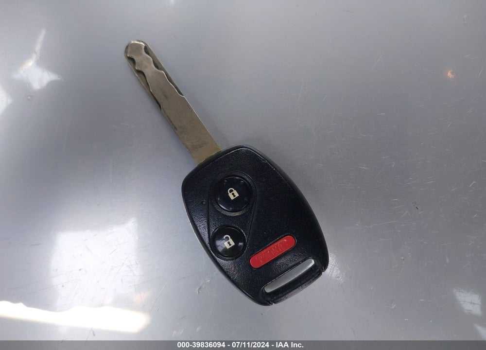 2013 HONDA FIT VIN: JHMGE8H33DC001868