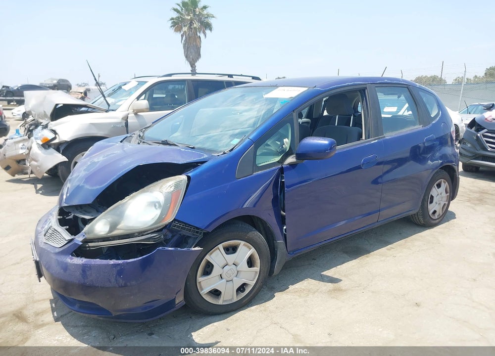 2013 HONDA FIT VIN: JHMGE8H33DC001868