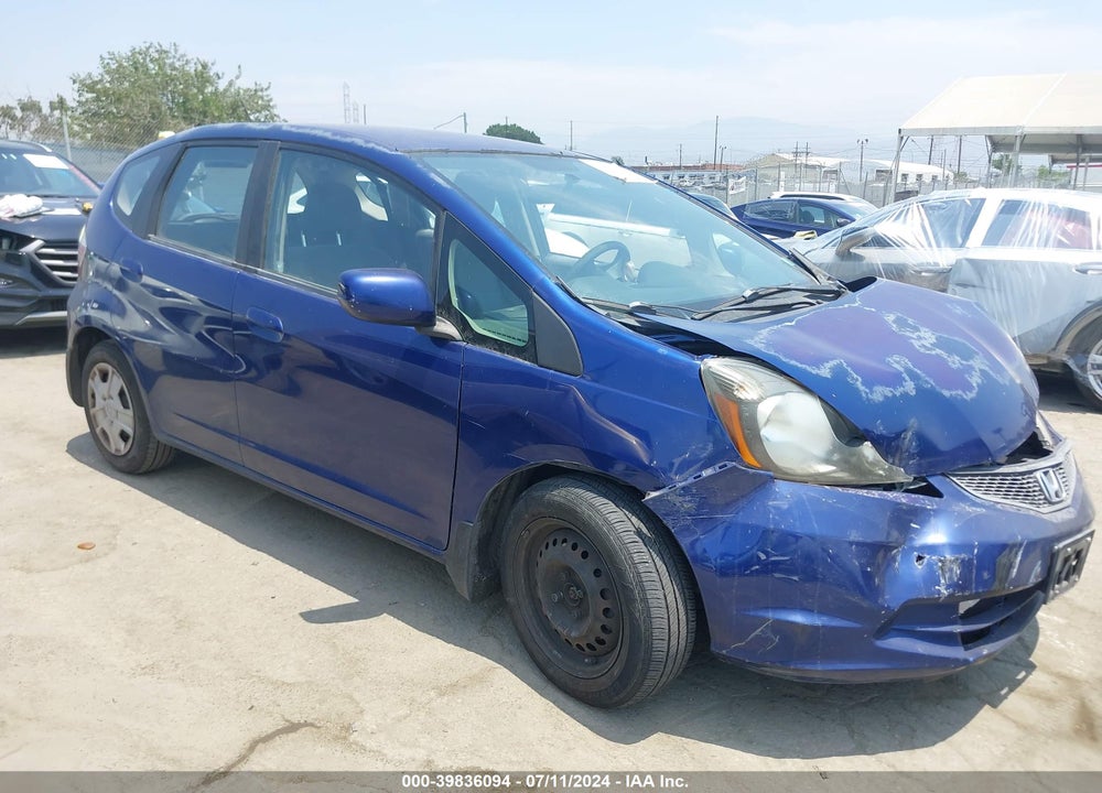 2013 HONDA FIT VIN: JHMGE8H33DC001868