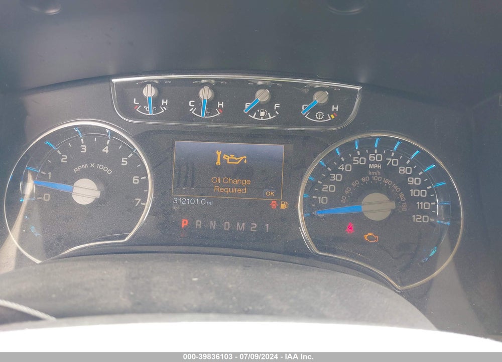 2013 FORD F-150 LARIAT VIN: 1FTFW1EF8DKF82631