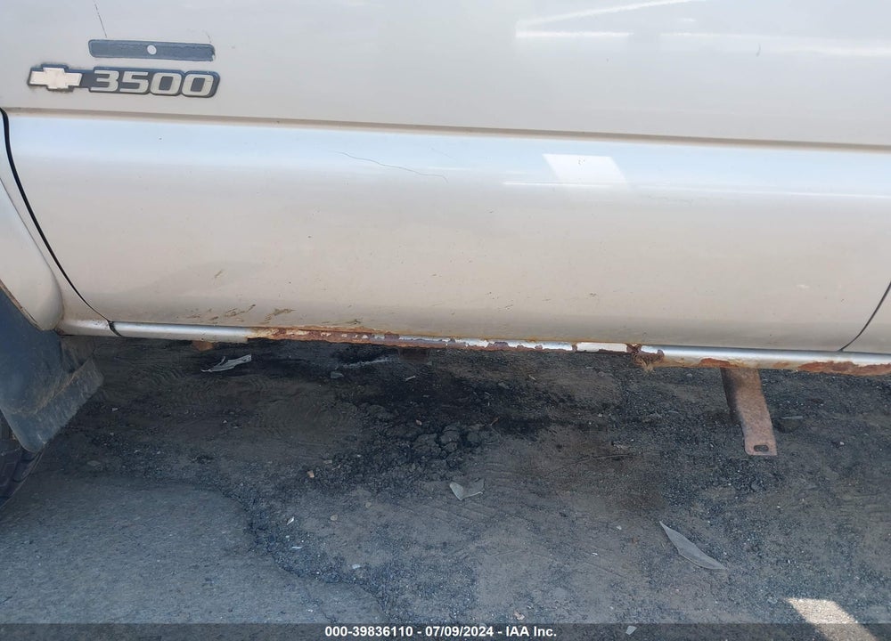 2004 CHEVROLET SILVERADO 3500 LS VIN: 1GCJK33194F136506