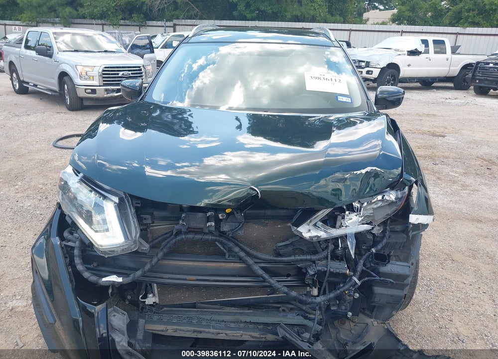 2018 NISSAN ROGUE SV VIN: 5N1AT2MV8JC720008
