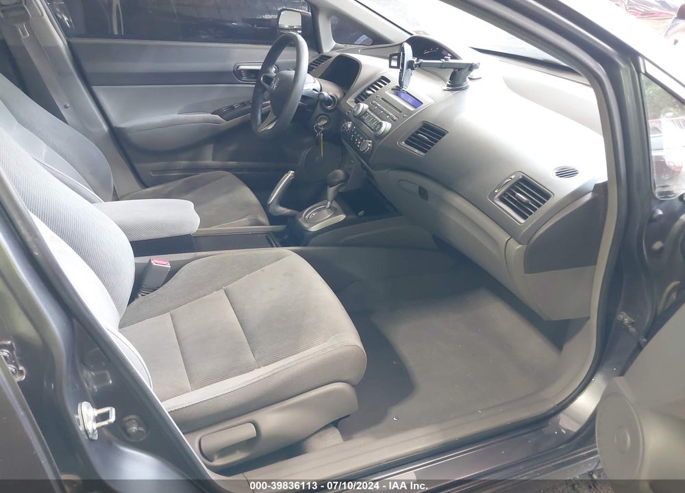 2010 HONDA CIVIC LX VIN: 19XFA1F55AE015571