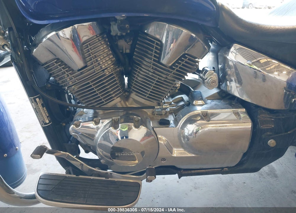 2006 HONDA VTX1300 R VIN: 1HFSC52656A307493