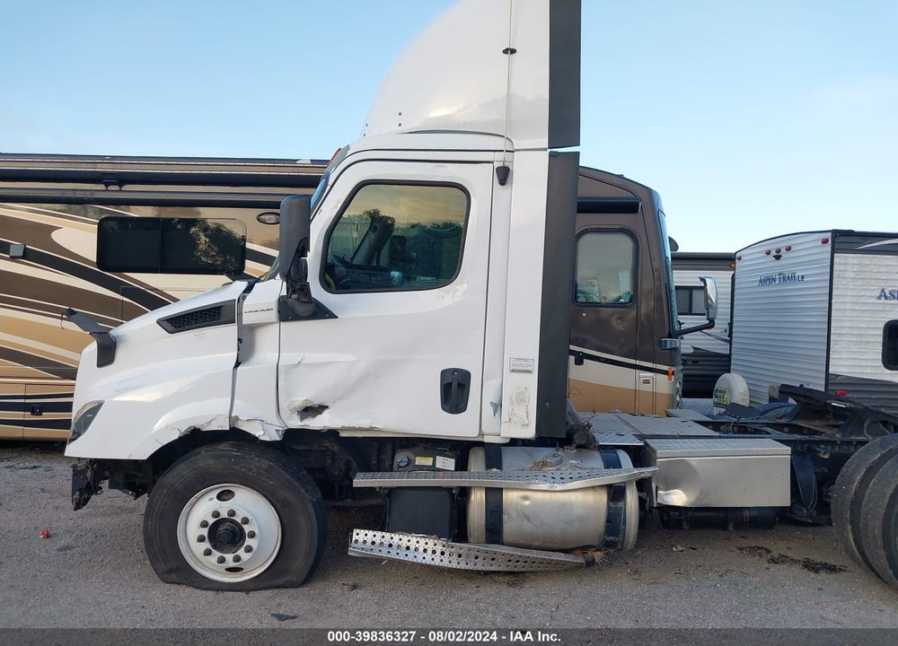 2019 FREIGHTLINER NEW CASCADIA 116 VIN: 3AKBHSDV4KSKE9852